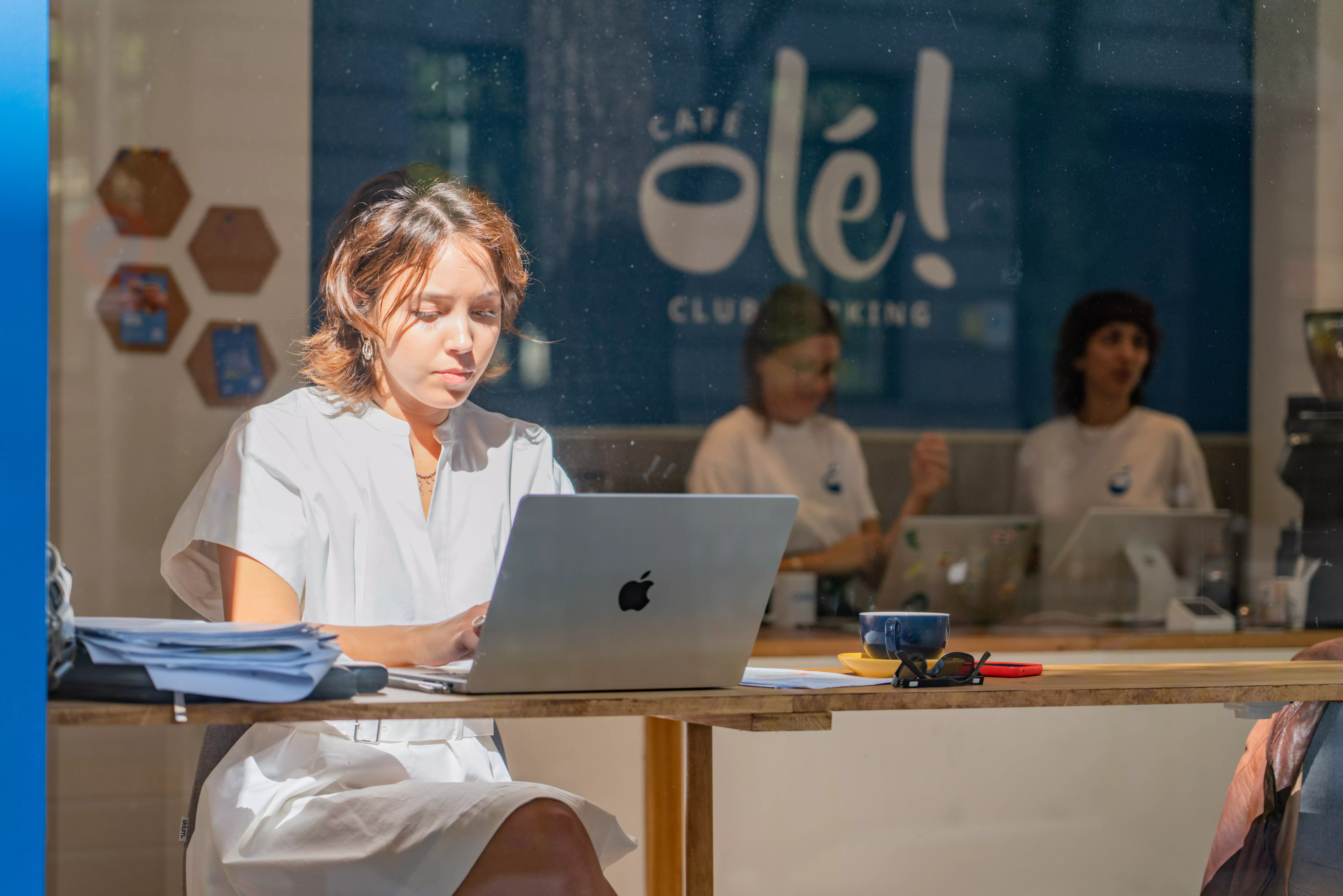 Café y espacio de trabajo en Café Olé